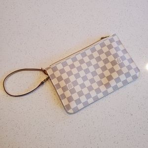 Louis Vuitton neverfull pouch/wristlet